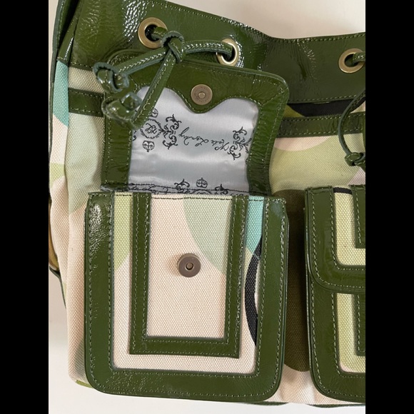 Fun 60’s Vibe Kate Landry Green and Cream Bag with Lots of Pockets - Picture 5 of 15